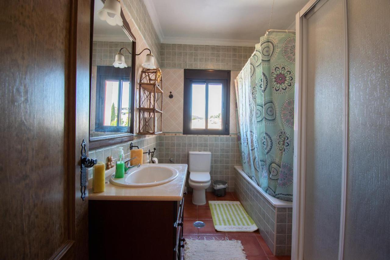 Villa Elisabeth Con Piscina Climatizada Chimenea Y Terraza Arriate Exterior photo